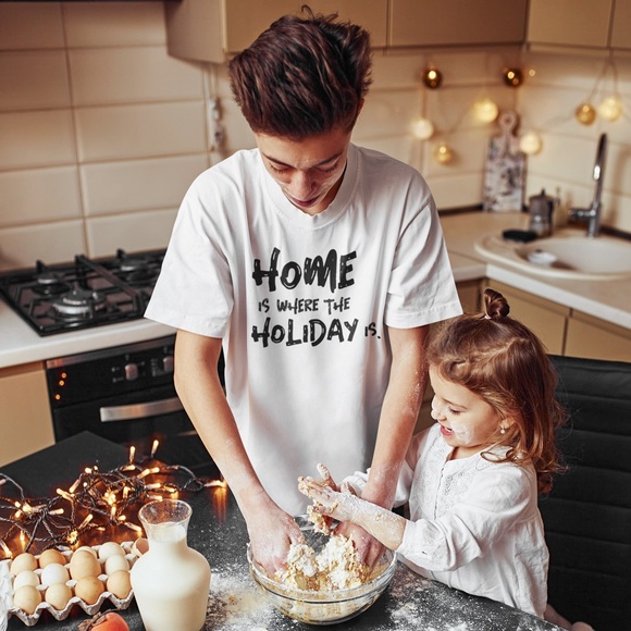 “Home is where the holiday is” cotton shirt - Picture 3 of 6